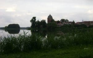 Read more about the article Ostatni dzień w mazurskich stronach… odkryj cudowne domki nad jeziorem