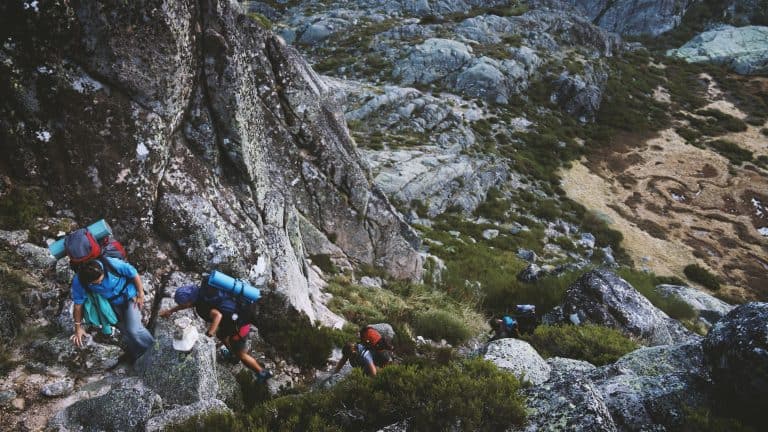 Read more about the article Wygodny dla początkujących sprzęt alpinistyczny i wspinaczkowy