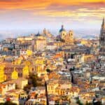 Zwiedzanie Barcelony: Odkryj fascynujący świat katalońskiej stolicy