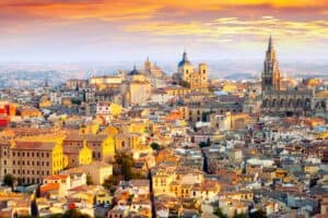 Zwiedzanie Barcelony: Odkryj fascynujący świat katalońskiej stolicy